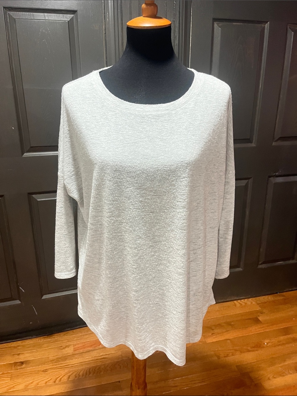 LOFT Light Gray Long Sleeve Crewneck Top